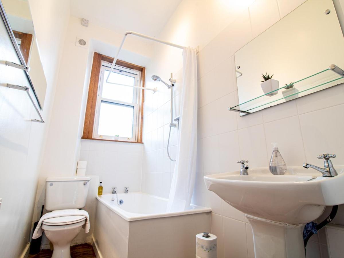 Pass The Keys Beautiful And Bright Georgian Style Morningside Apartment Edinburgh Exterior photo