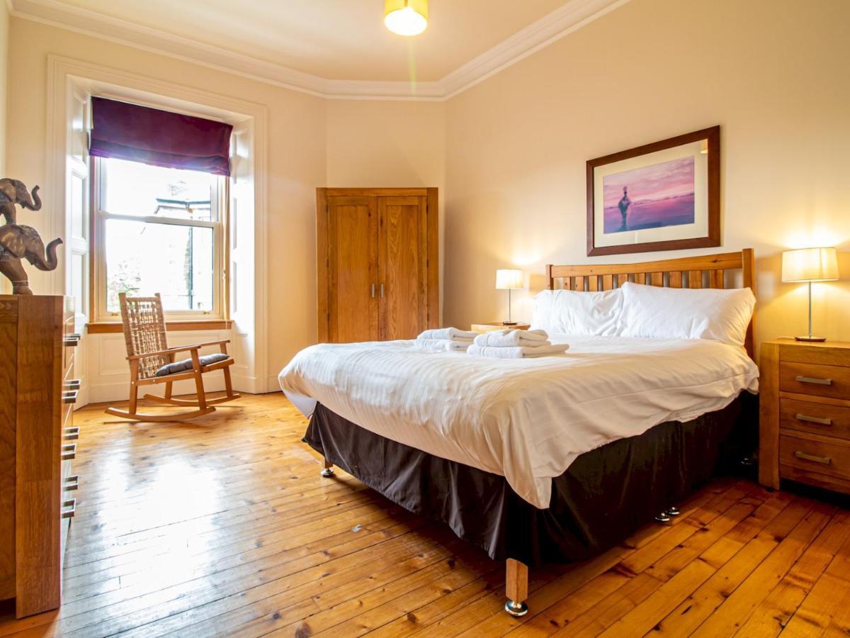 Pass The Keys Beautiful And Bright Georgian Style Morningside Apartment Edinburgh Exterior photo
